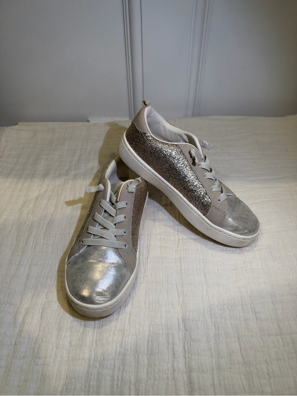 GIRLS CARTERS PLATINUM GOLD Glitter Low-Top FAUX Lace-Up SLIP ON Sneakers
